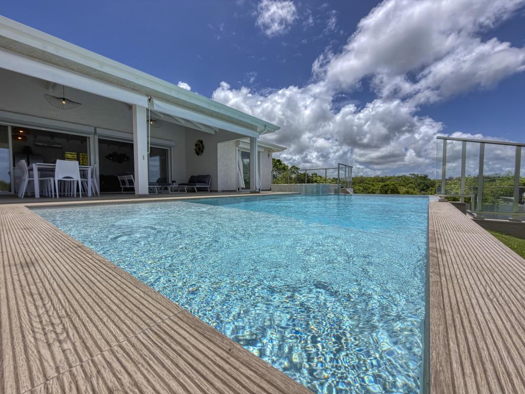 33.Location villa 3 chambres piscine vue mer Le Gosier Guadeloupe